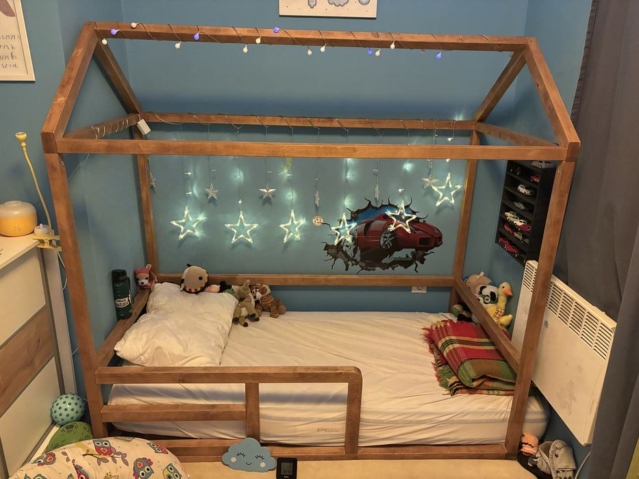 Легло къщича монтесори