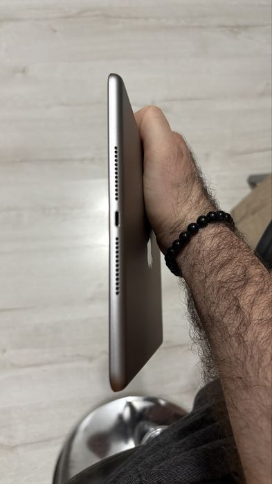 Vand iPad A1954 6th Gen 9,7 32GB WiFi + Cellular