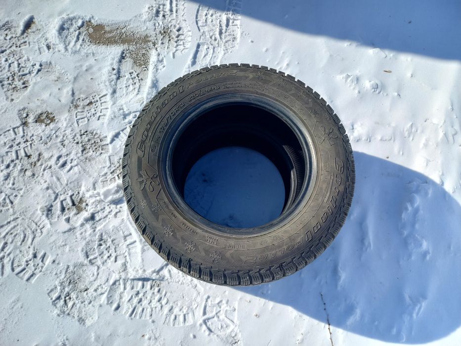 Продам 2 баллона.175/70/R13.