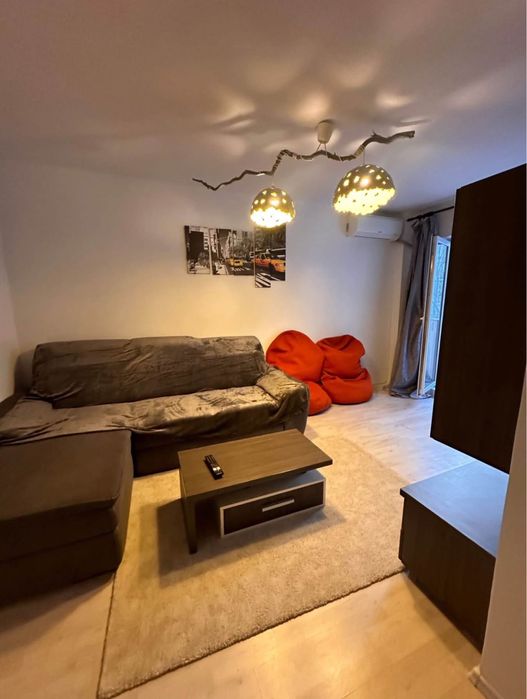 Inchiriez garsoniera zona Titan Auchan/Direct Proprietar