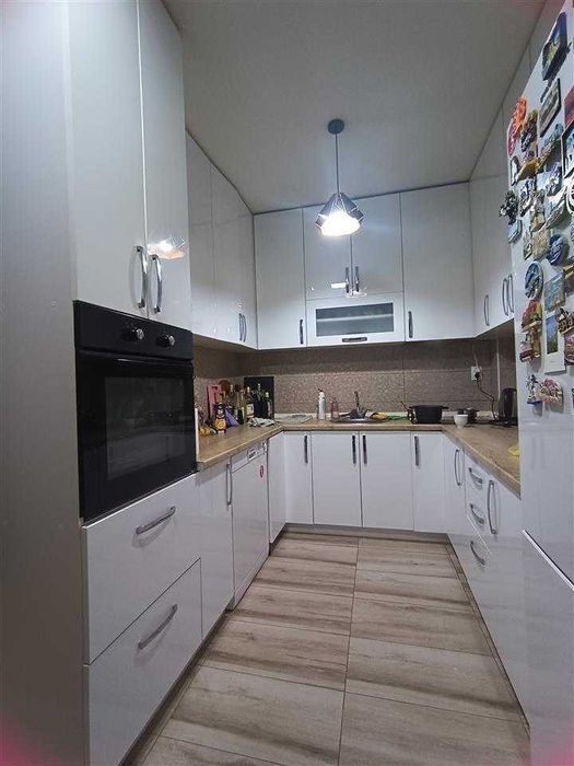 Дава се под наем Тристаен апартамент в Пловдив, Христо Смирненски - 87 кв.м за 413.1 € - Снимка #4