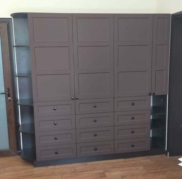 Шкаф на  заказ .