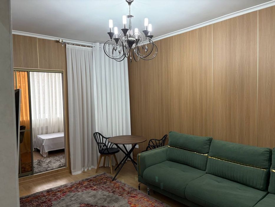 Продаётся квартира Чиланзар 17 квартал 2в3/4/4 зеркалка