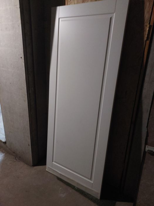 продаю деревянный двер