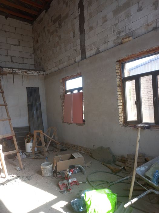 2 каватли ховли жой сотилади, ботмон бозор енида