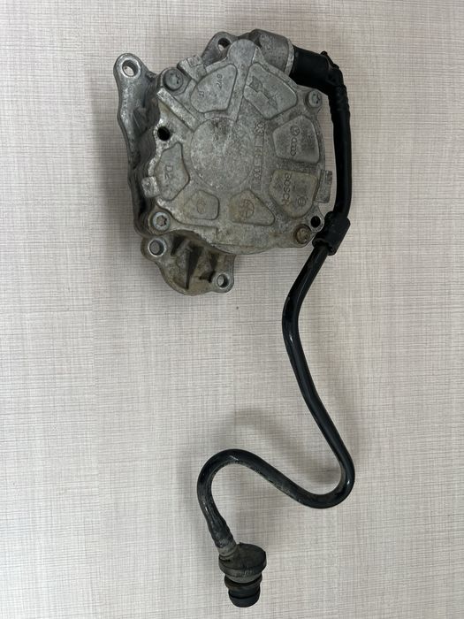 Вакум помпа комън рейл 03L 145 100 1.6TDi 2.0TDi