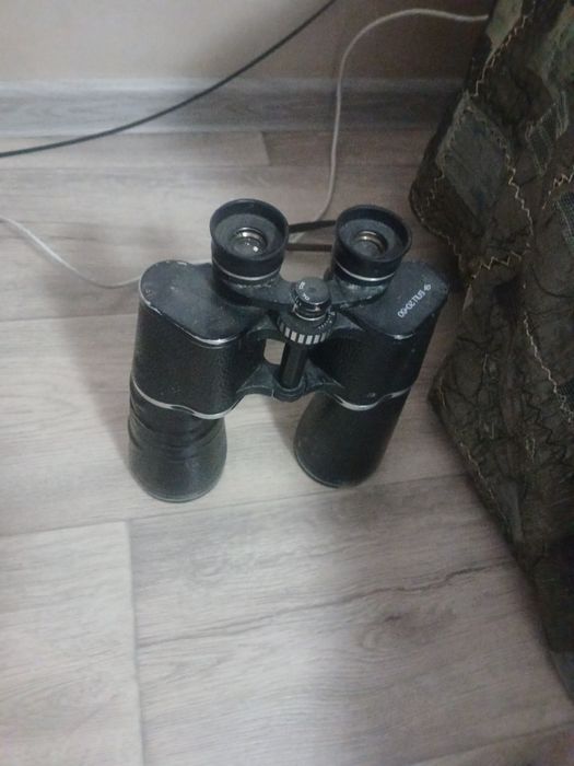 Продам бинокль  20×60