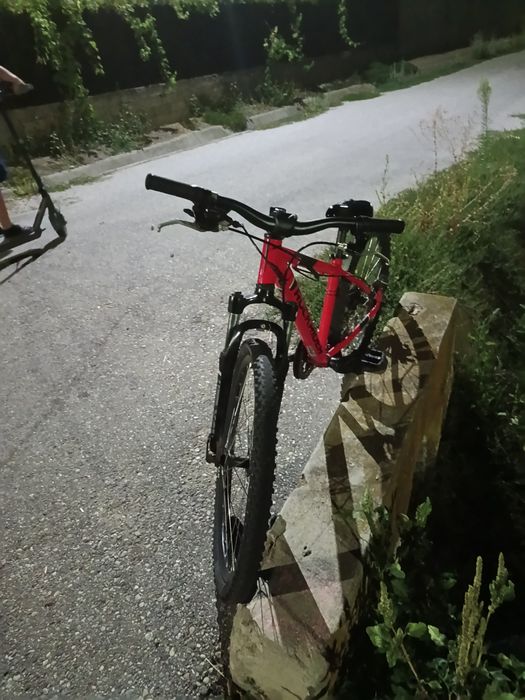 Vând bicicleta ROCKRIDER st 900