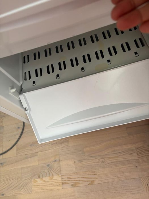 Морозильник Indesit не рабочий