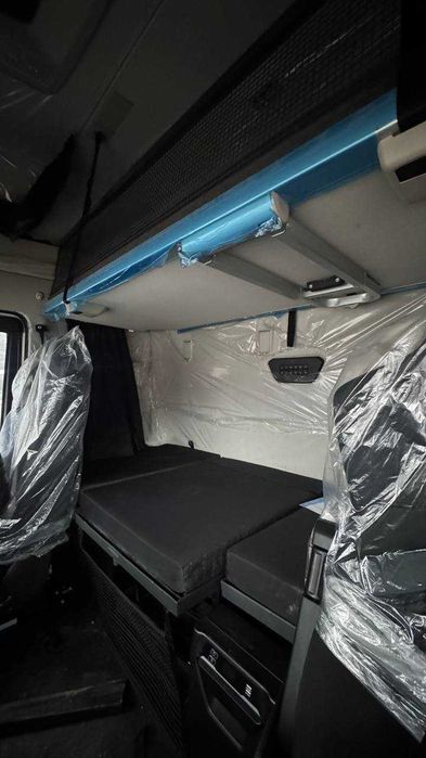 Тягач Iveco S-WAY