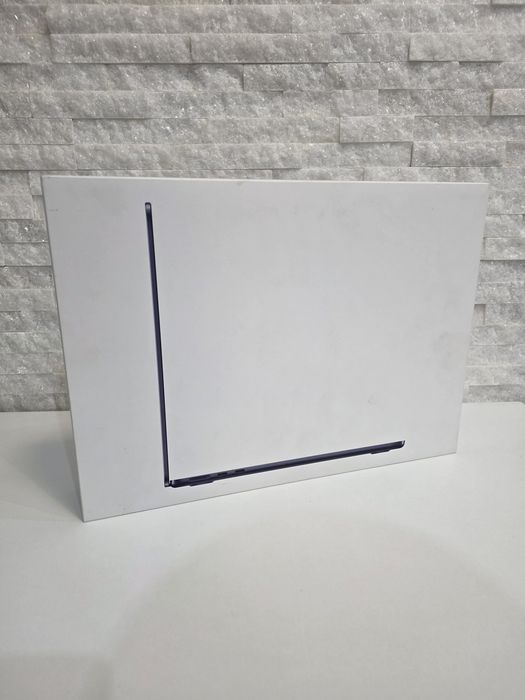 MacBook Air M5 13-inch 512GB SSD 16GB. SIGILAT !