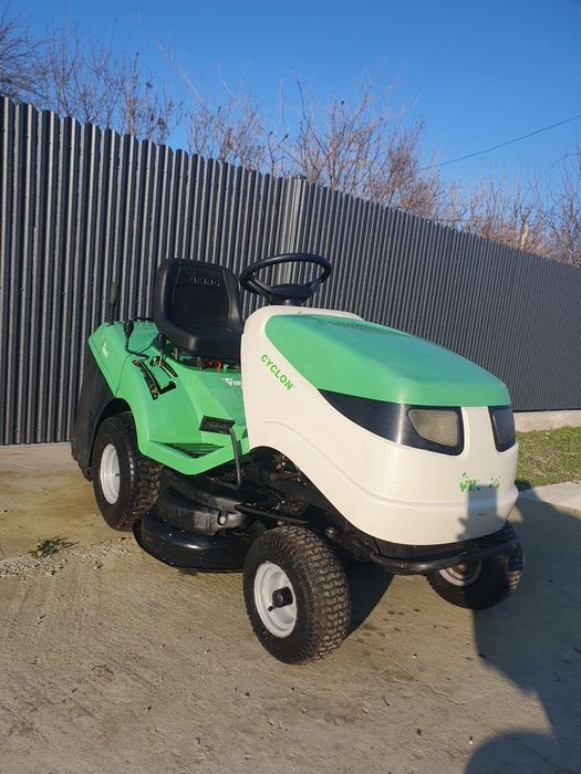 Tractoraș de tuns iarba gazon VIKING