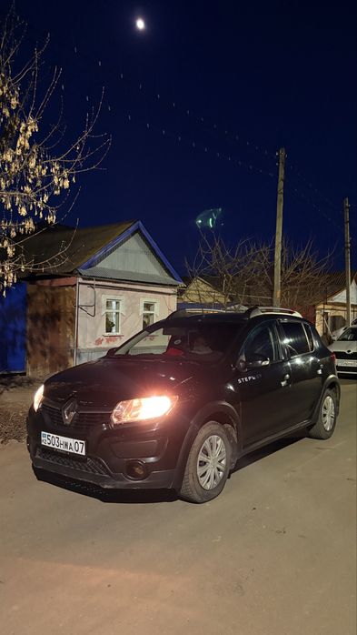 Рено сандеро 2018 год