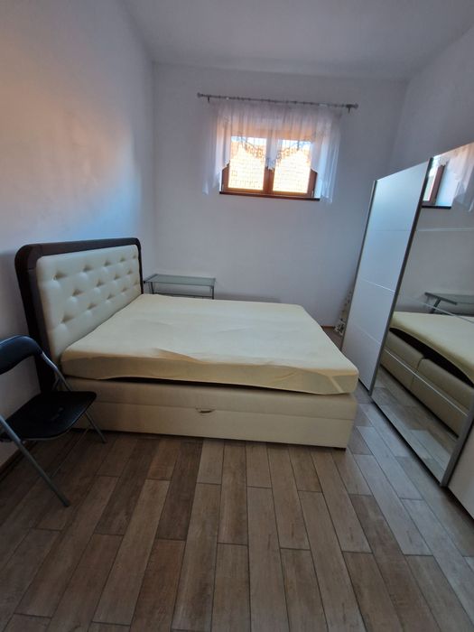 Închiriez apartament