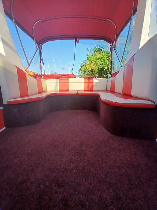 Vând Barcă cu motor