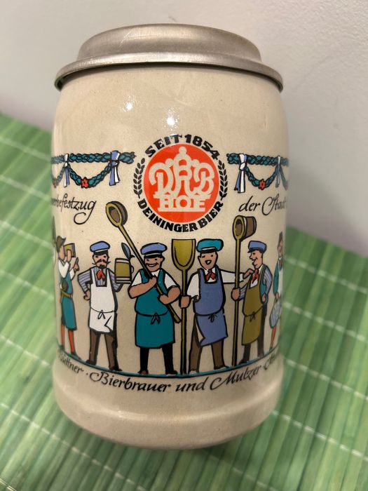 Колекционерска немска бирена халба "Deininger Bier" с метален капак