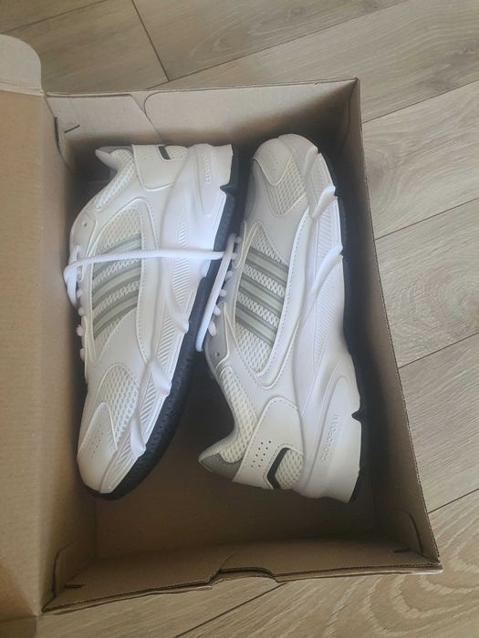 Продам кроссовки фирмы Adidas