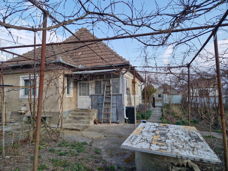 Vând casă și teren, Turda