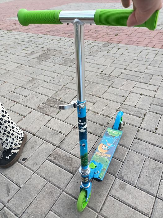 Продаю почти новый самокат