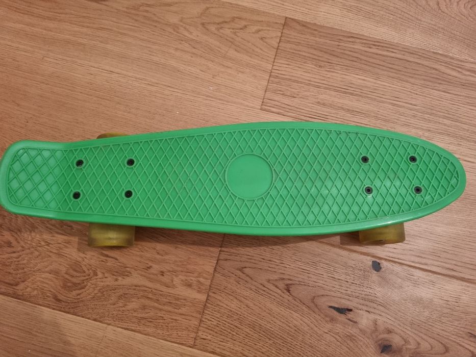 Skateboard copii cu leduri in roti