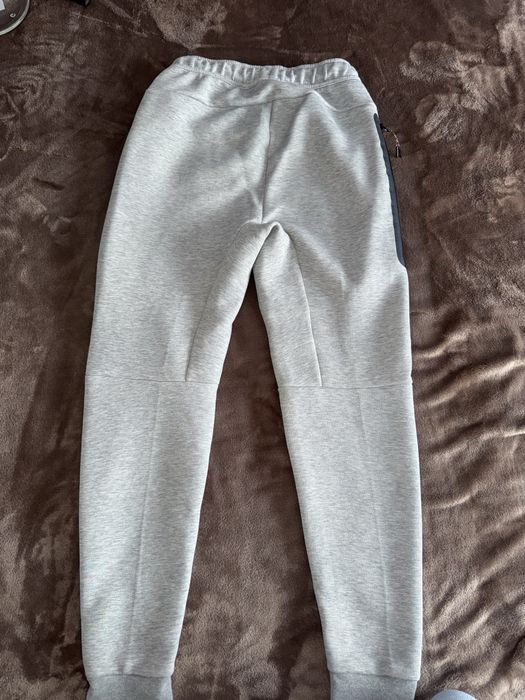 Nike tech pantaloni
