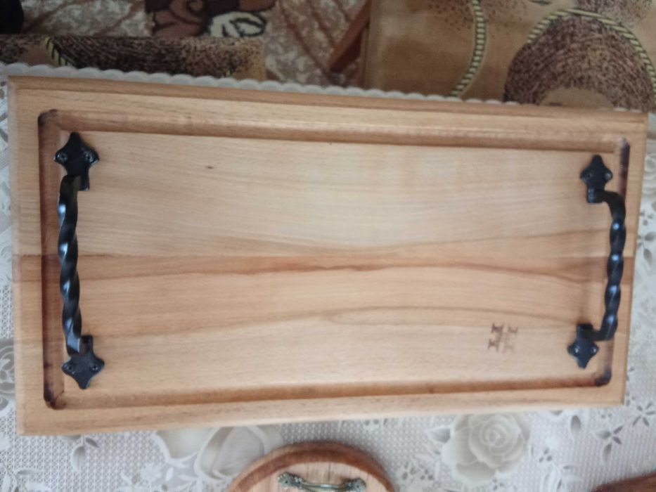 Плата за сервиране от орех