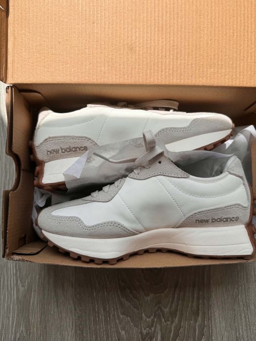 Нови дамски маратонки New Balance 327