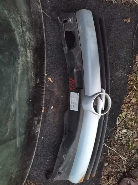 Предна Централна маска Емблема решетка  Опел Астра/Opel Astra H 2006 г