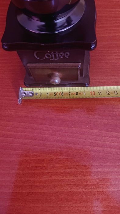 Нова ръчна мелничка за мелене на кафе, подправки.