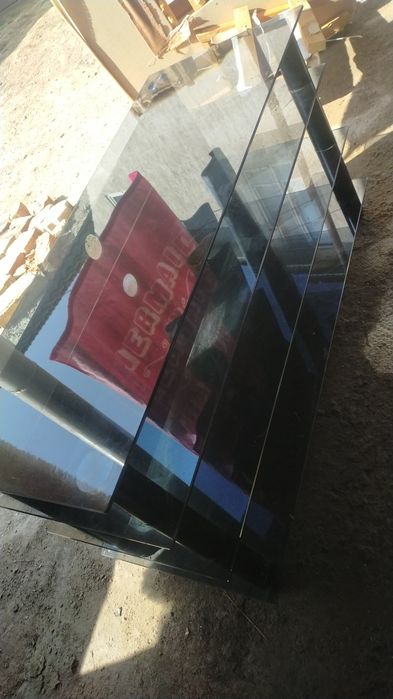 Стеклянный тумбочка