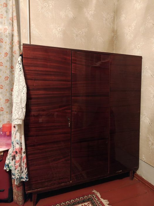 Продам шкафы, старинные, антиквариат!