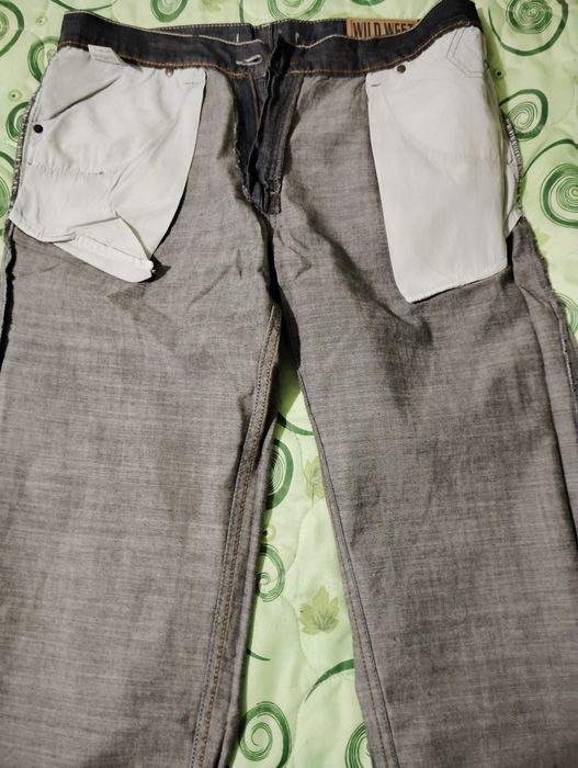 Продавам мъжки летни джинси размер 36 за 40лв чисто нови не са носени