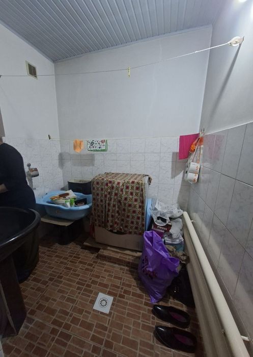 Уй сотилади Бектемир постига якин жойда.