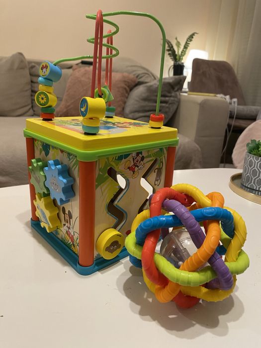 Дървен интерактивен куб