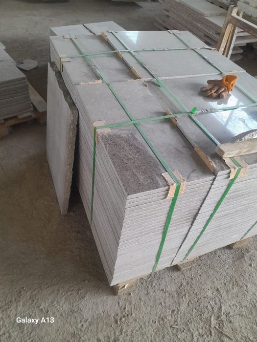 Гранит тас  жёлто куртый