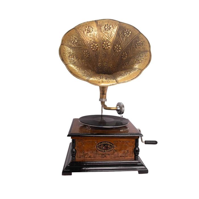 Gramofon autentic, lemn masiv si pâlnie aurie gravată, H. 68 cm
