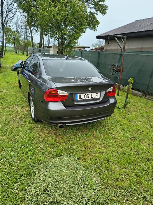 Vând BMW e 90 diesel sau schimb cu tractor U 650 cu acte.