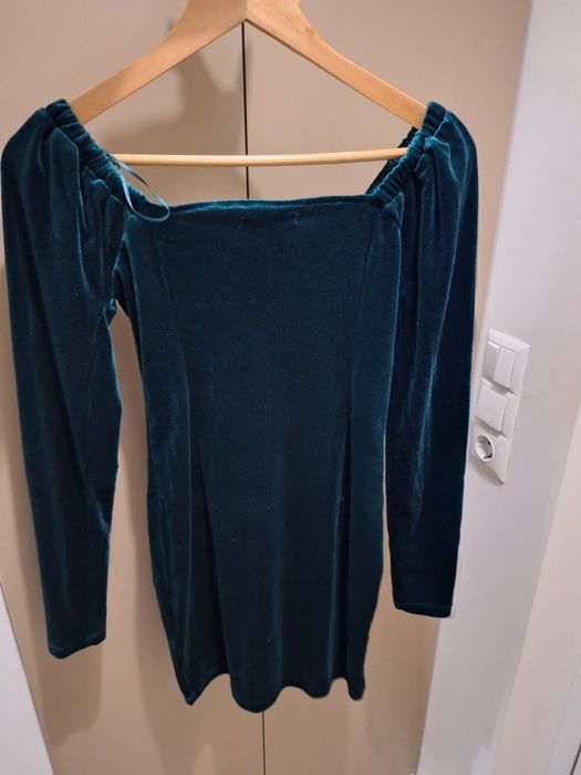 Рокля зелено кадифе