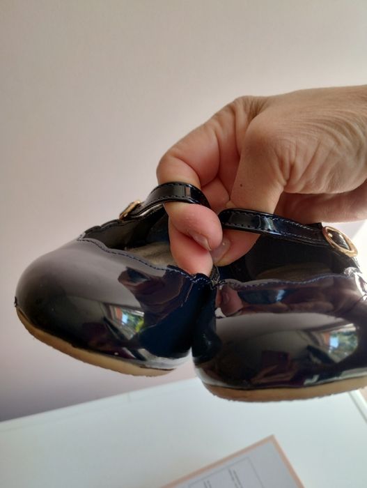 Тъмно сини лачени обувчици Okaidi 30 номер