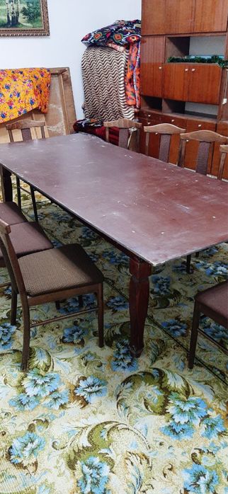 Продается стол со стульями