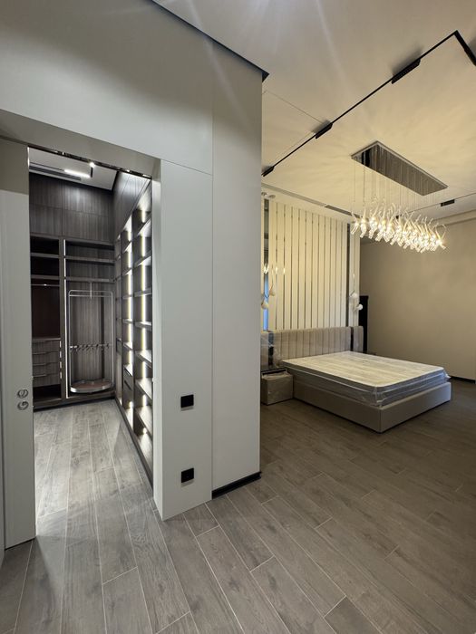 Продаётся Шикарный Hi-Tech дом.