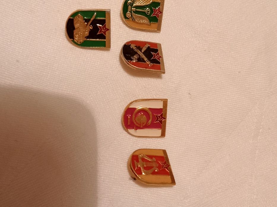 Продам значки ..