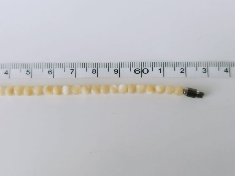 Vechi colier, anii 1920-'30, cu margele din sidef