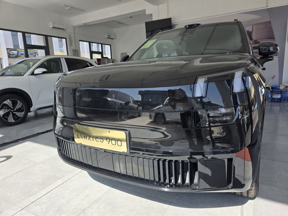 Lynk&co 900 hybrid