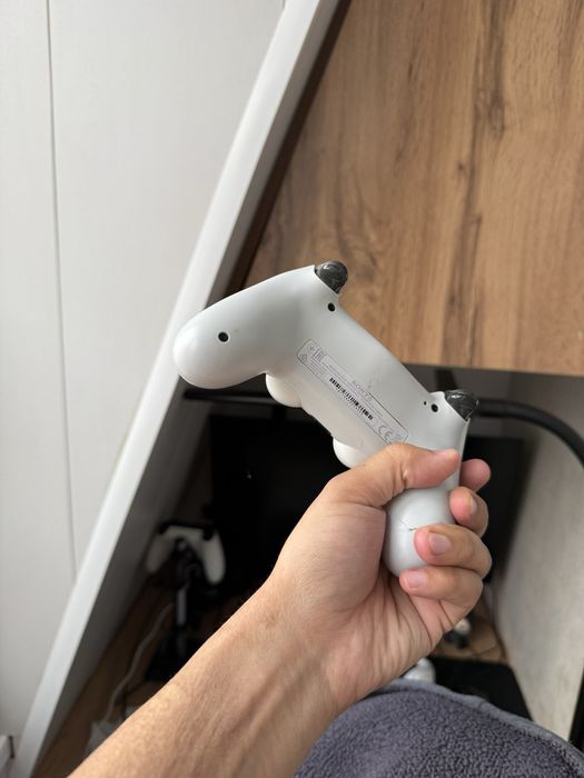 Продам геймпад PS4 последний версии