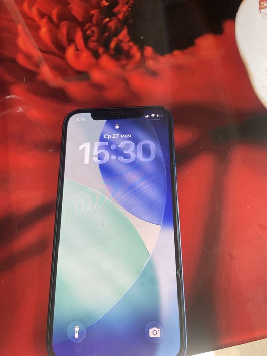 Продам айфон 12 в синем цвете