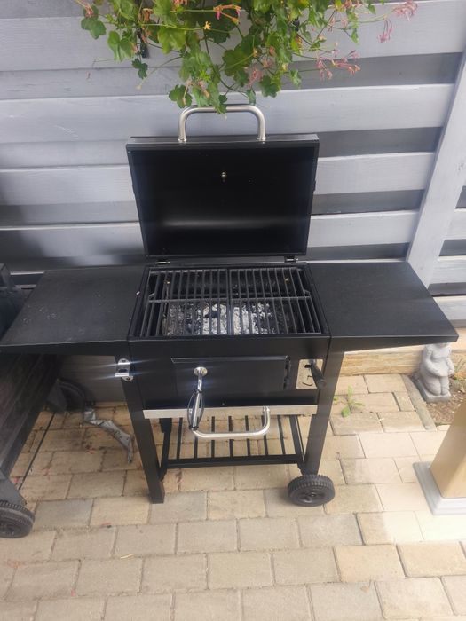 Pepita grătar BBQ cu cărbune cu înălțime reglabilă, termometru și rafturi #negru