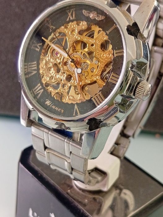 Руски ръчен механичен часовник .