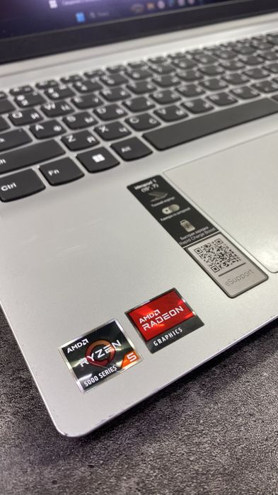 Ноутбук Lenova  AMDRyzen 5 500U