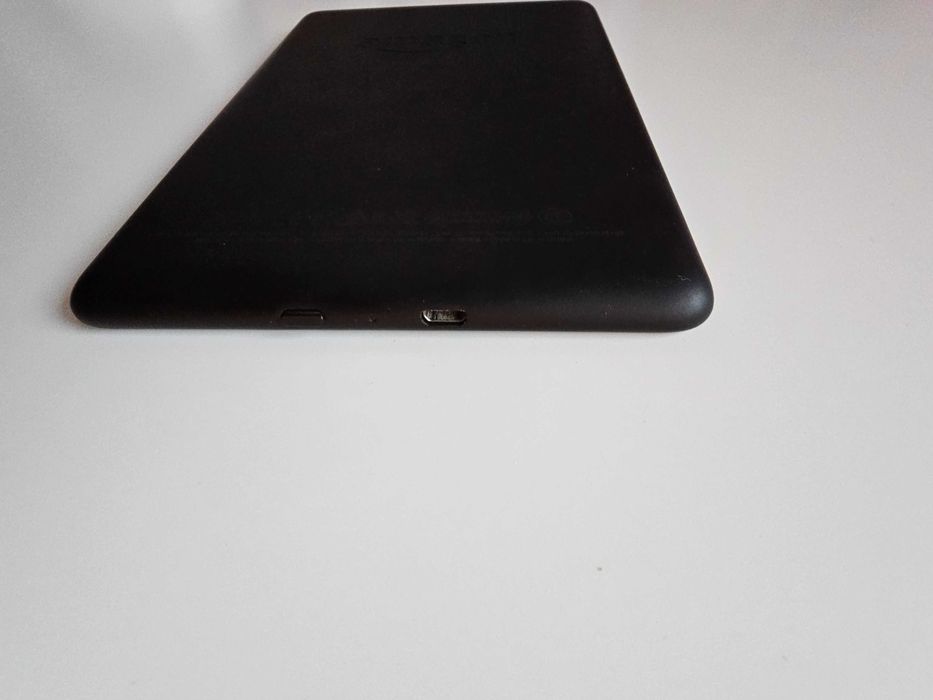 Kindle Paperwhite 4 10th. gen 8GB free Amazon account